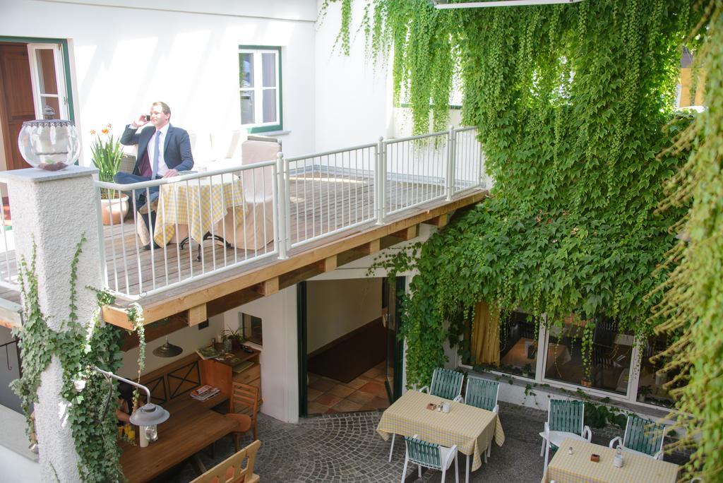 Gasthof Hotel Zweimueller Грискирхен Экстерьер фото