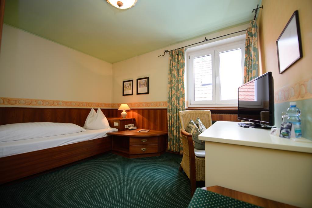 Gasthof Hotel Zweimueller Грискирхен Номер фото