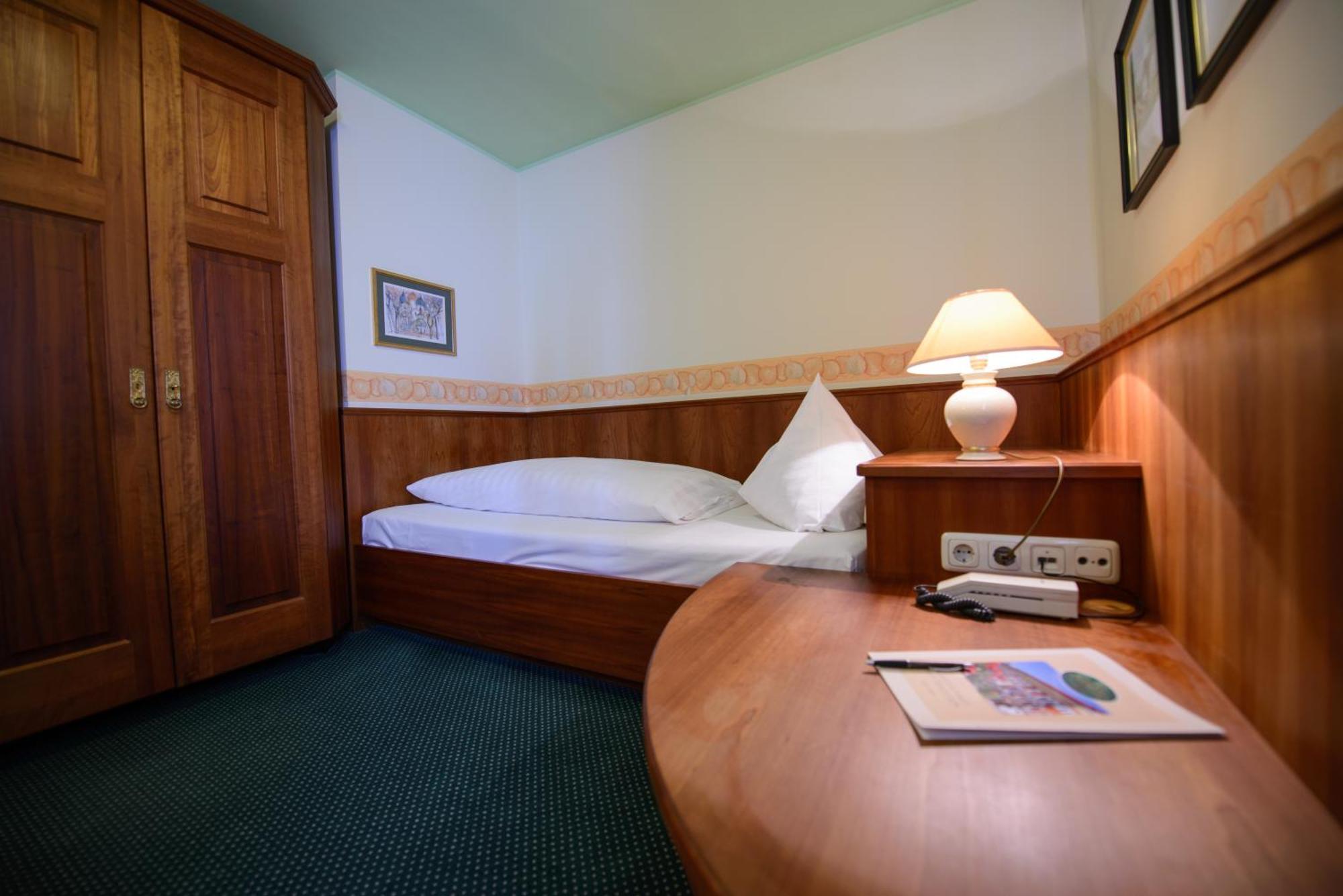 Gasthof Hotel Zweimueller Грискирхен Экстерьер фото
